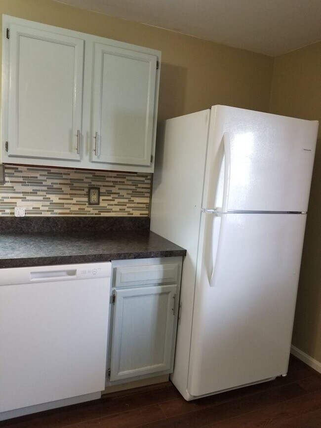 Building Photo - House East of Waynesboro