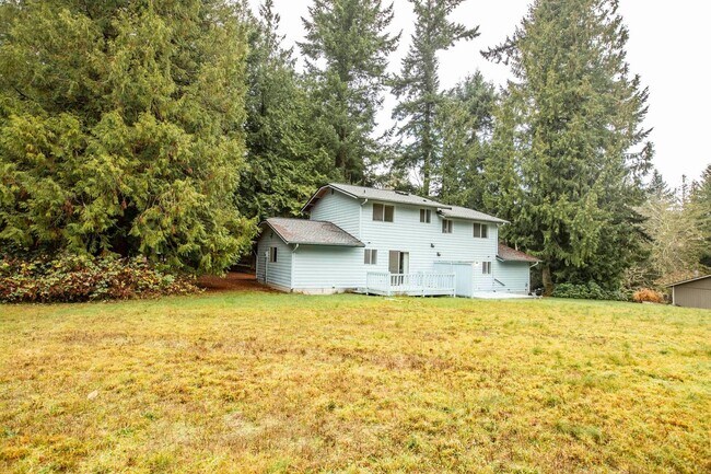 Building Photo - Cute Two Bedroom and Two Bath Townhome Located Just Minutes from the Clinton Ferry!