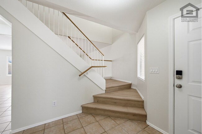 Building Photo - 4Bed + OFFICE + LOFT in Peoria! Ready for Immediate Move-In! -- FULLY REMODELED!