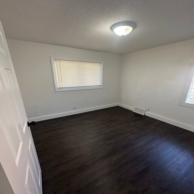 Building Photo - 5246 Maryland St