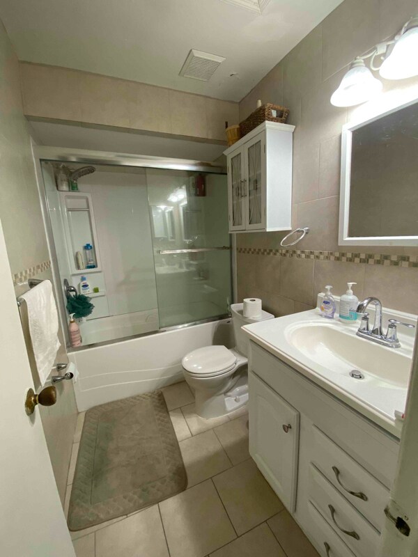 Building Photo - 5286 Hoperita St