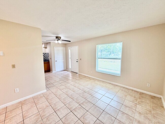 Building Photo - 3047 Tropicana Blvd