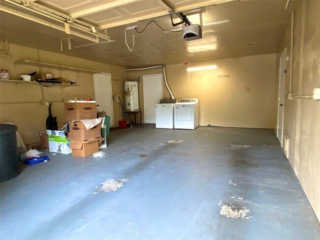 Building Photo - 747 Seamaster Dr