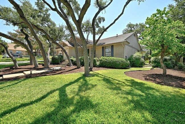 Building Photo - 6010 Salton Dr