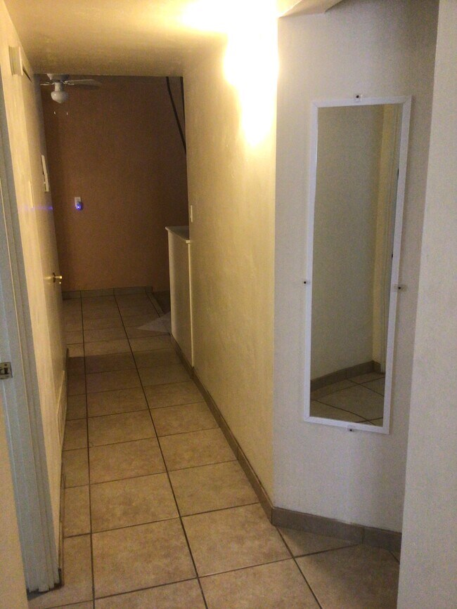 Building Photo - 4752 E 2nd St