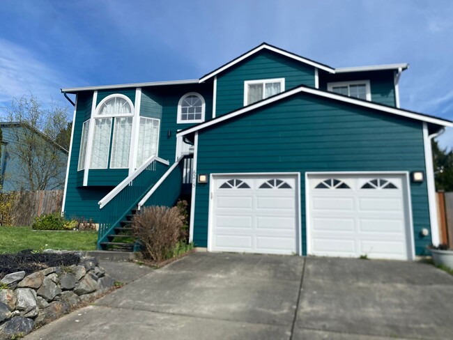 Building Photo - OPEN HOUSE SATURDAY 5/3/25 FROM 1:00-3:00 ...