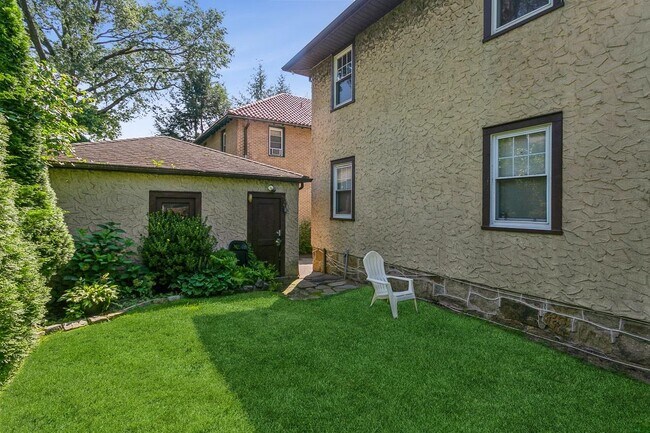 Building Photo - 371 Hayward Ave