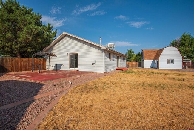 Building Photo - 64251 N Ramona Rd