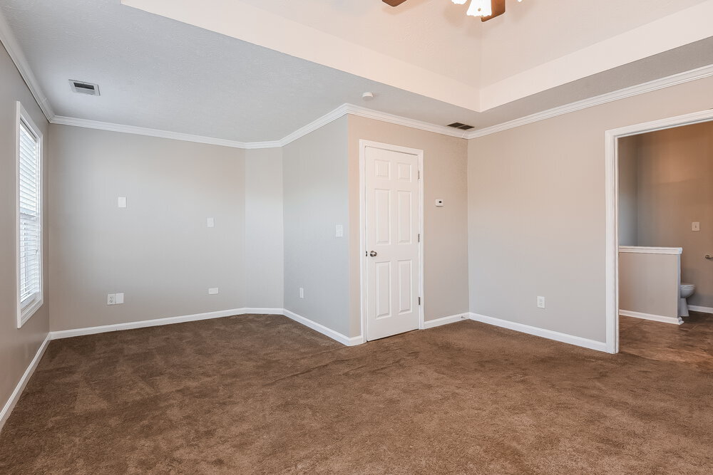 Building Photo - 2129 Lindley Ln