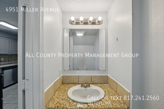 Building Photo - 4951 Miller Ave