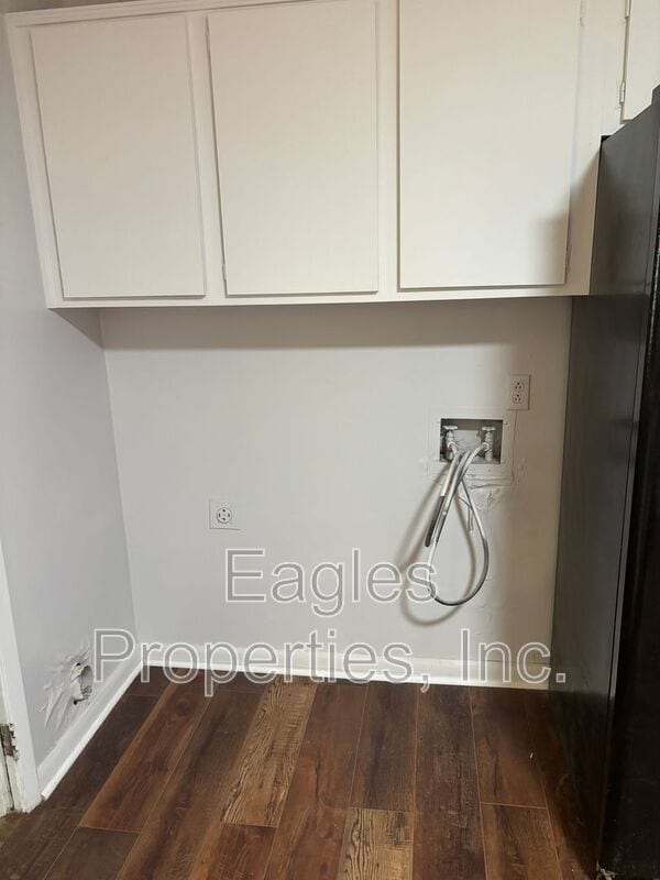 Building Photo - 418 Dove Pl