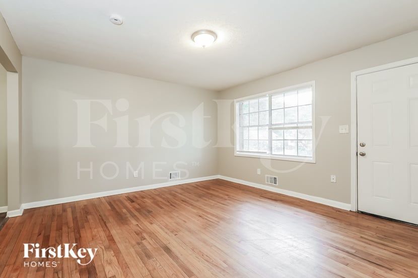 Building Photo - 6989 Adel Ln