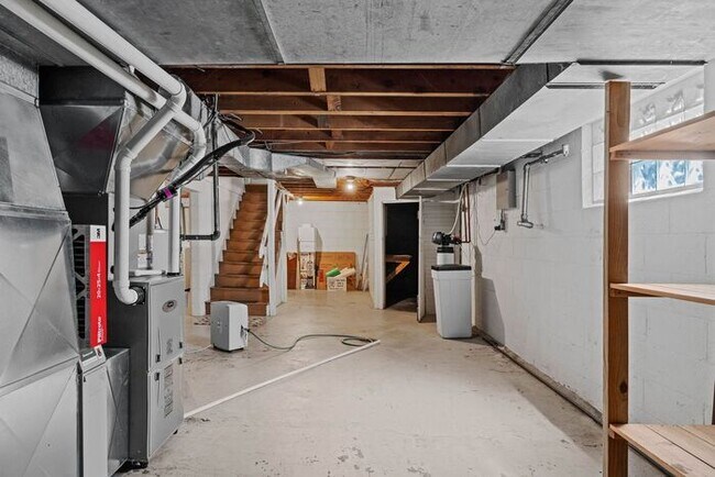 Building Photo - Sweet Warfleigh Home 3 Bedroom 2.5 bath Motivated To Rent!