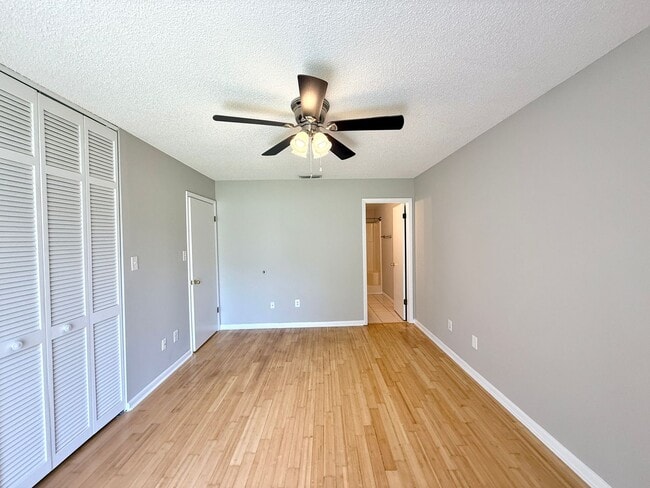 Building Photo - Cute 3/2 Townhome in Winter Park - close t...