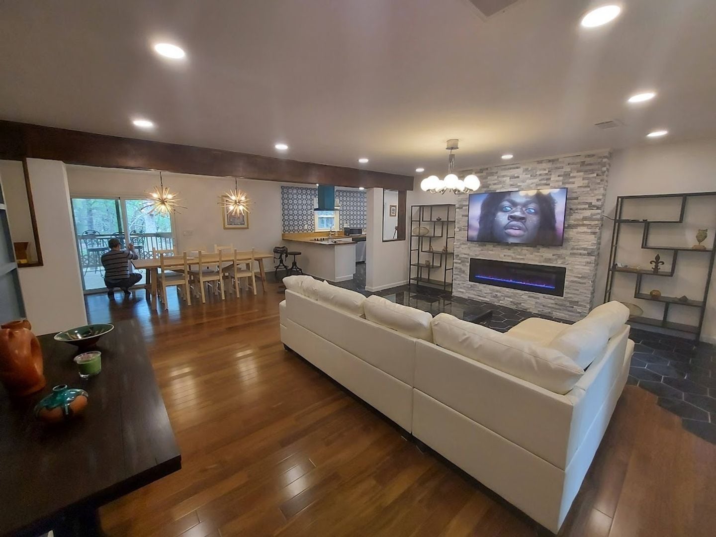 Building Photo - 5571-5574 Four Winds Dr SW