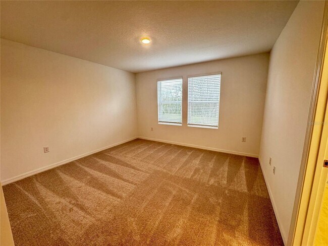 Building Photo - 3037 Canary Ave