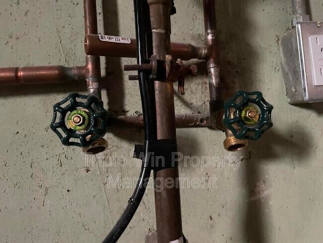 Building Photo - 11423 Ortega Dr