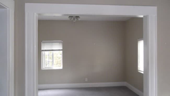 Building Photo - 1153 W 37th Pl