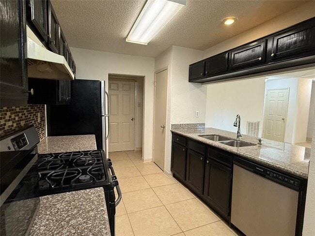 Building Photo - 4034 Kitchen Hill Ln