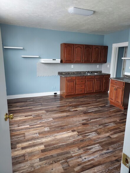 eat in kitchen - 413 Locust St