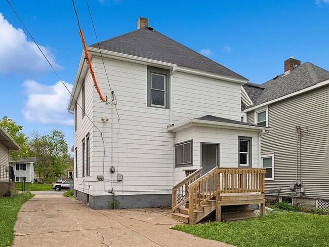 Building Photo - 797 Iglehart Ave