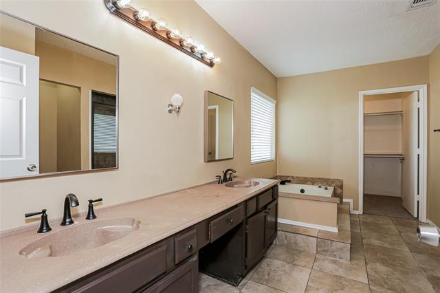 Building Photo - 2716 Hemingway Dr