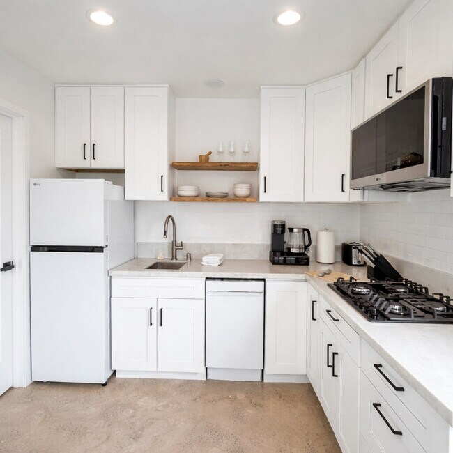 Building Photo - 6431 Carthage St