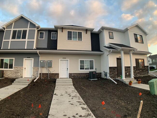 Building Photo - Valley View Townhomes