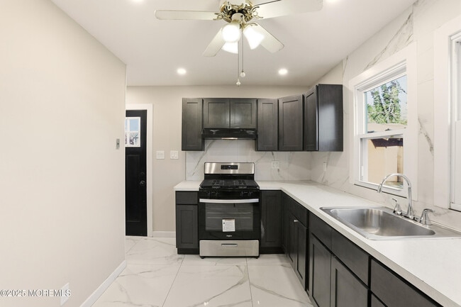 Building Photo - 22 Oak Ridge Pkwy