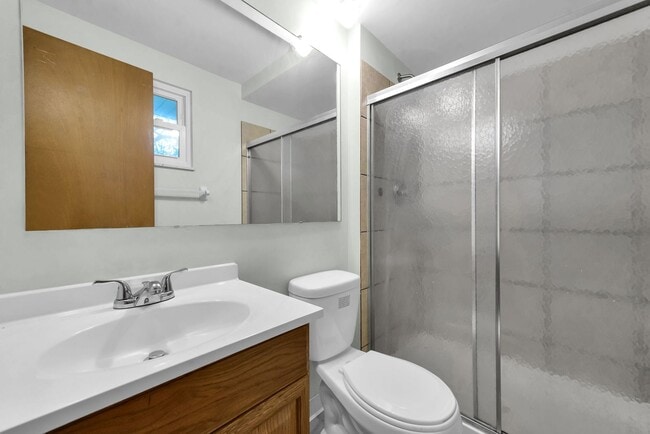 Building Photo - 2032 Northcliff Dr
