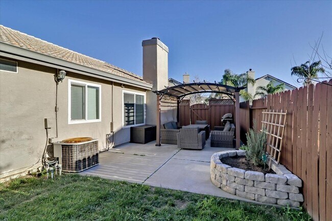 Building Photo - 1437 Promenade Cir