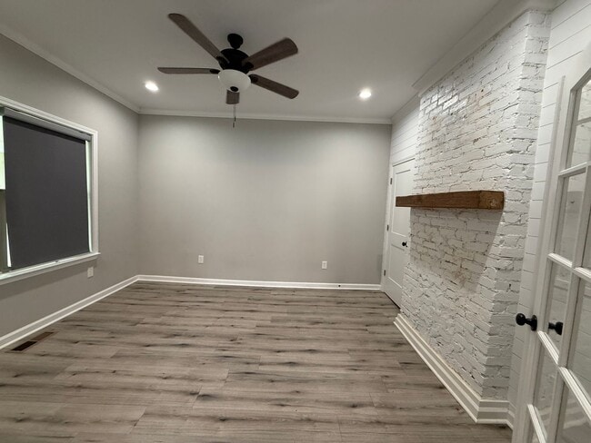 Building Photo - 3 Bedrooms, 2 Bathrooms - Home in South Rome!