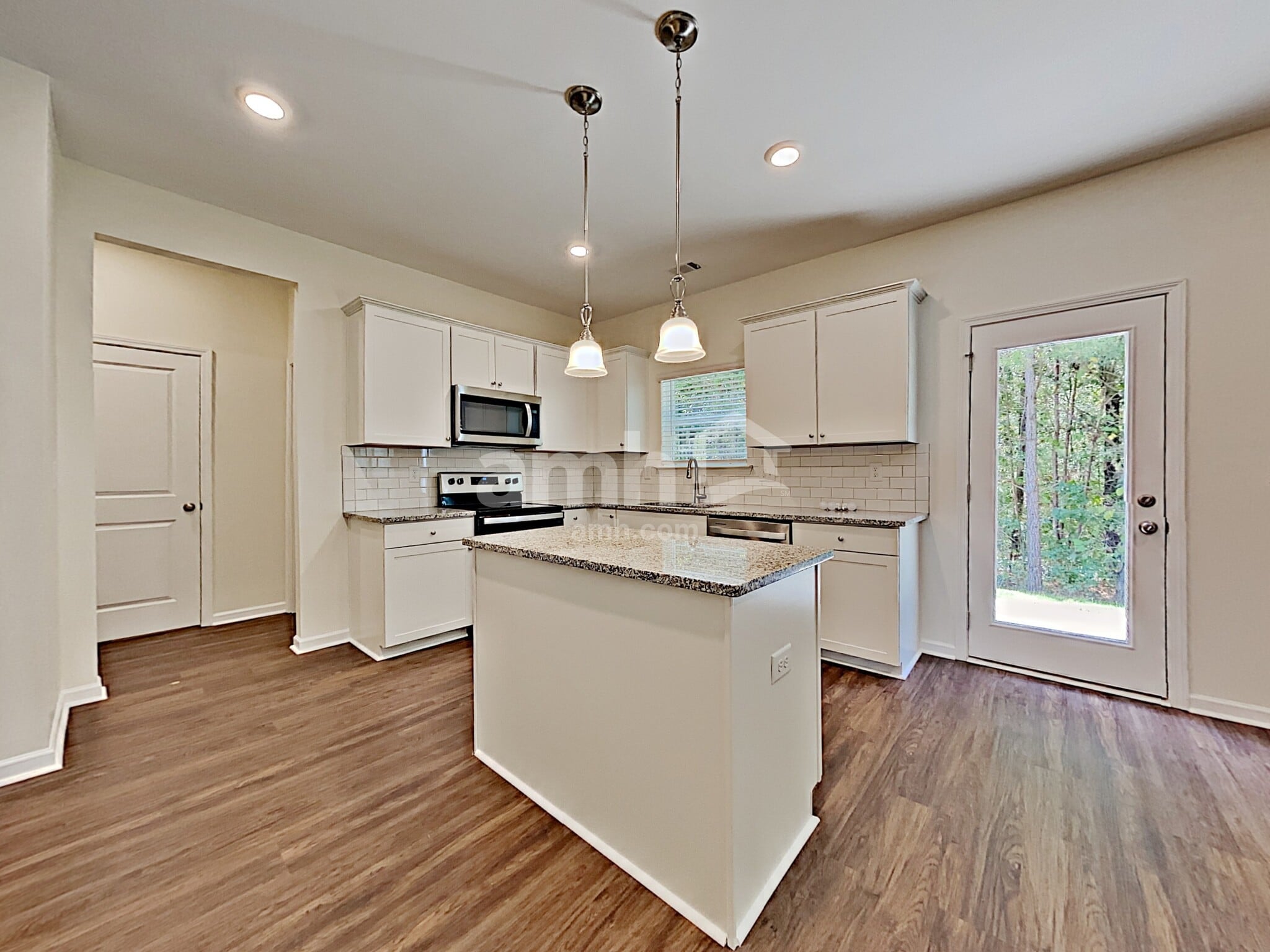 Building Photo - 529 Camp dr