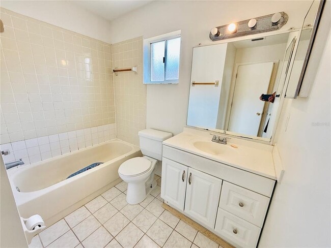 Building Photo - 4854 Kingston Cir