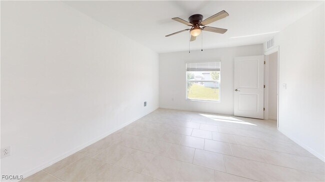 Building Photo - 3530 NE 21st Ave