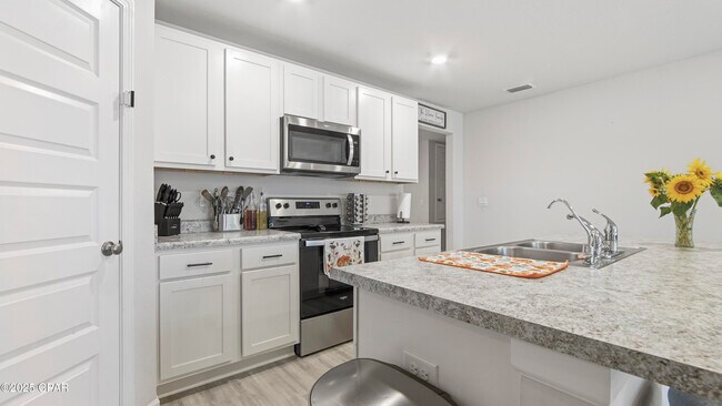 Building Photo - 6592 Slabinski Ln