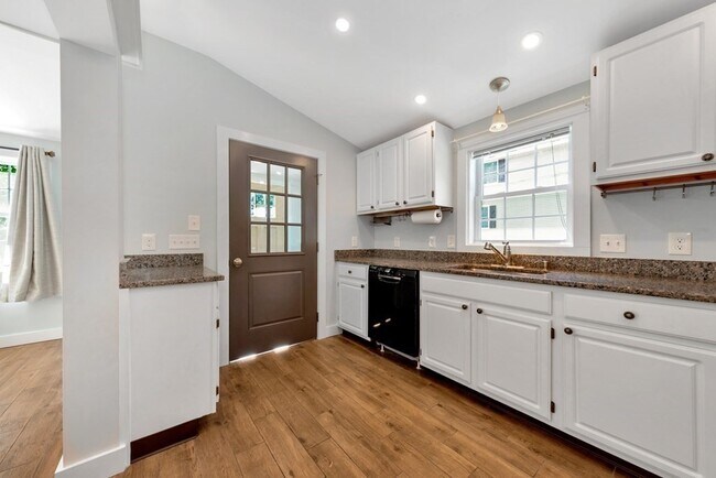 Building Photo - 19 Winthrop Ave