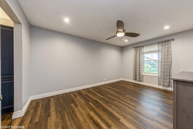 Building Photo - 5101 Carriage Way Dr