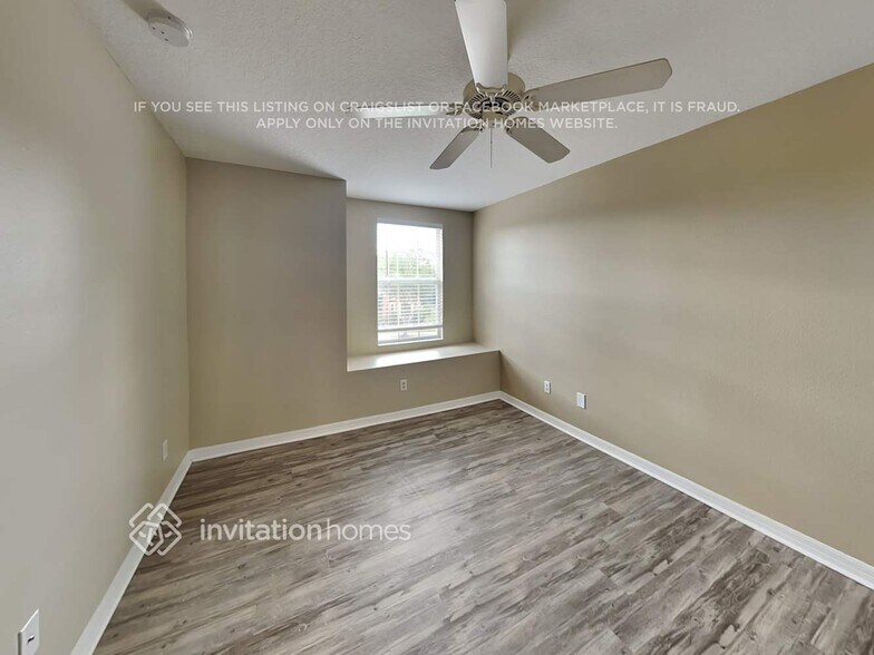Building Photo - 916 Cristelle Jean Dr