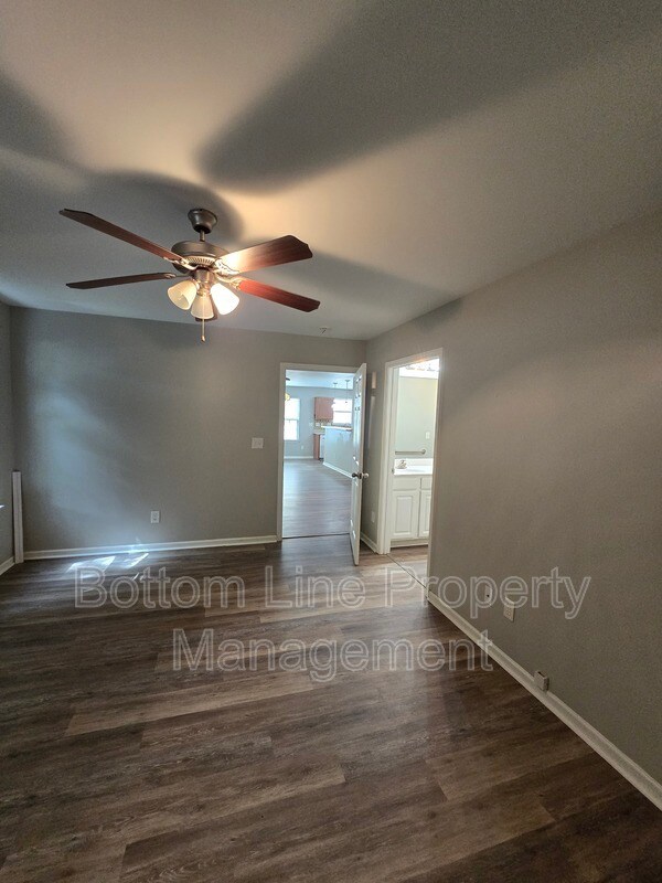 Building Photo - 3850 Fircrest Dr