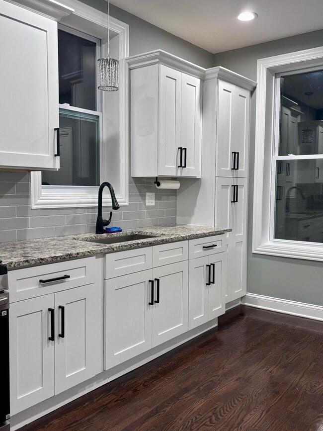 Building Photo - 1826 S Springfield Ave