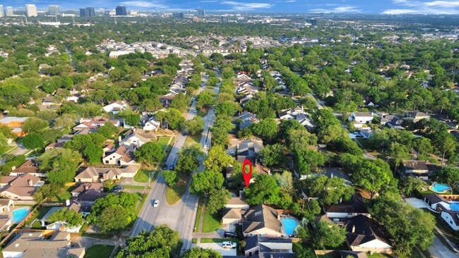 Building Photo - 11923 Briar Forest Dr