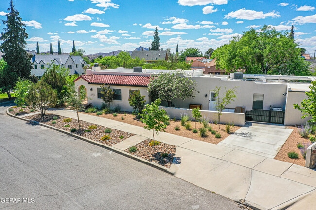 Building Photo - 1011 Madeline Dr