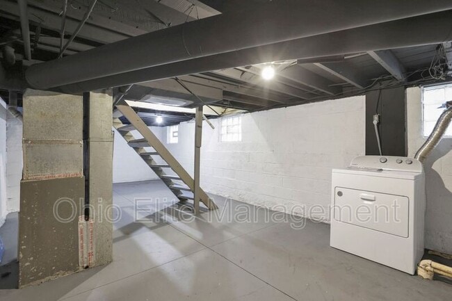 Building Photo - 1398 S Ohio Ave