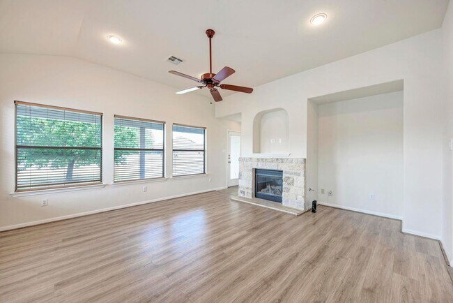 Building Photo - Large home in Pflugerville!  3 car garage - Highland Park Neighborhood