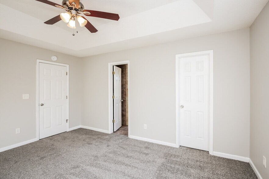 Building Photo - 2457 Briar Knoll Rd