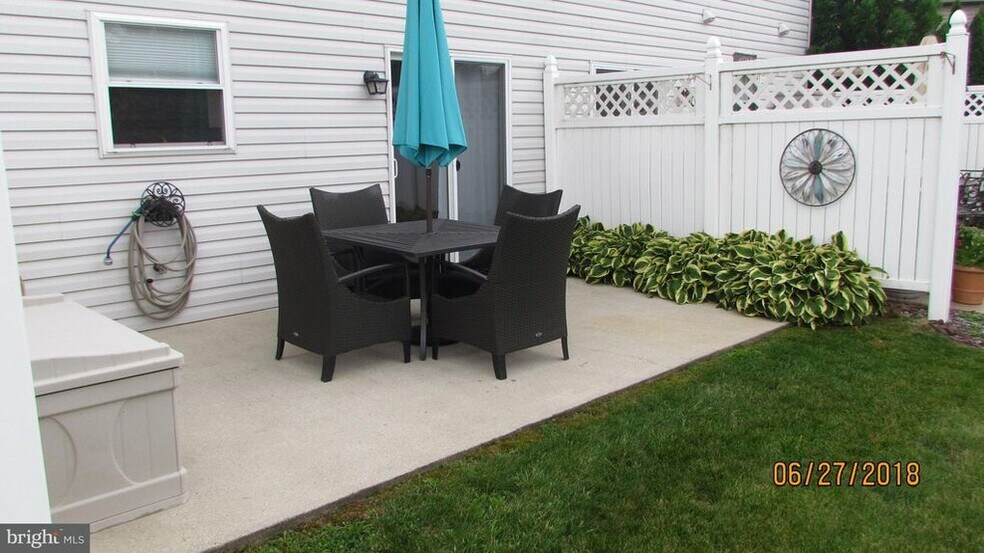 patio - 7230 Clearfield St