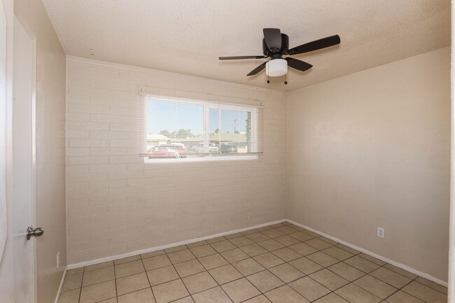 Building Photo - 4 Bedroom 2 bath in Heart of Casa Grande