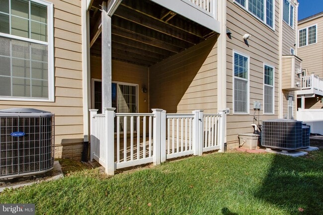 Building Photo - 7757 Crystal Brook Way