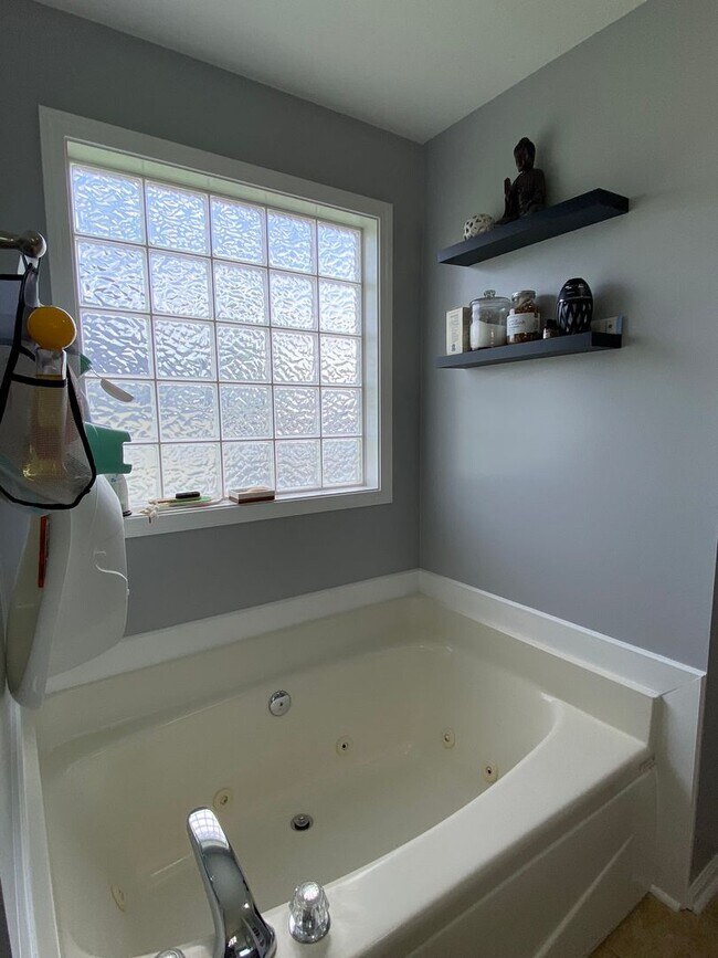 Building Photo - 3672 Fieldstone Dr